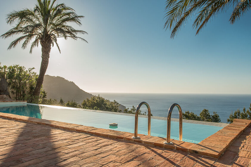 Morna Retreats Ibiza – pool